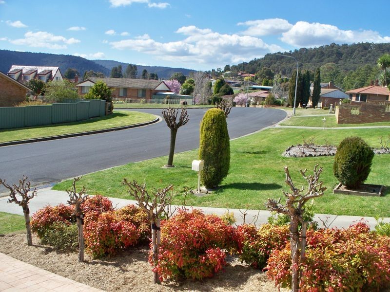 28 Maple Crescent, Lithgow NSW 2790