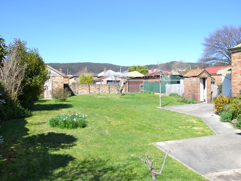 27 Laurence Street, Lithgow NSW 2790