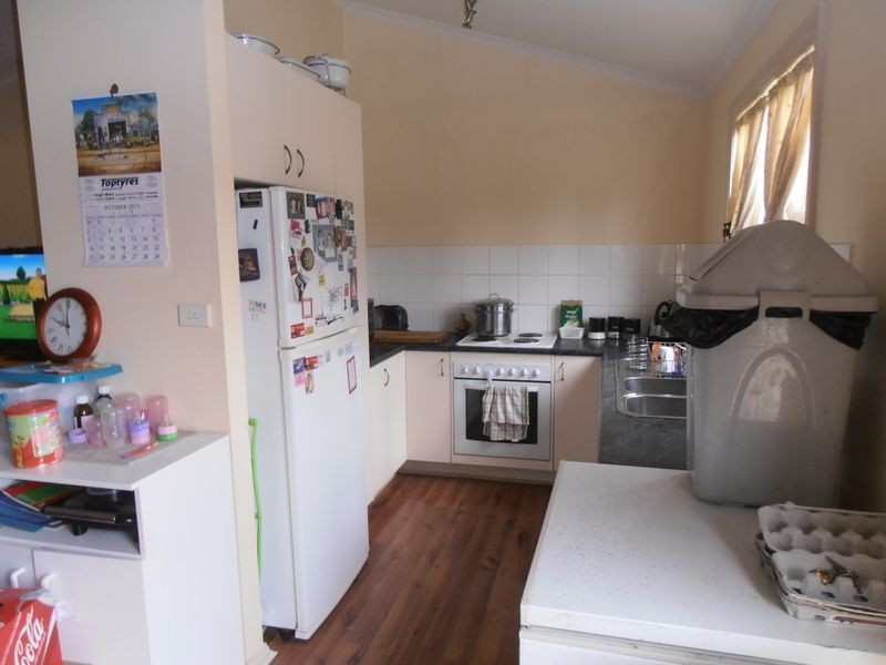 33 Lyons Street, Meadow Flat NSW 2795