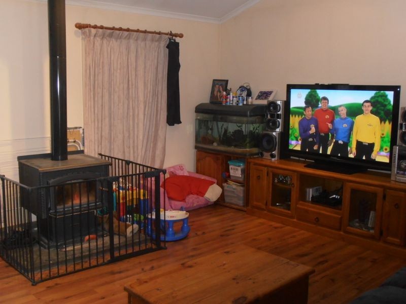 33 Lyons Street, Meadow Flat NSW 2795