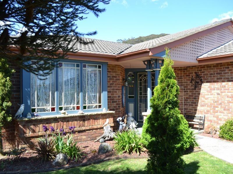 9 Robinia Drive, Lithgow NSW 2790