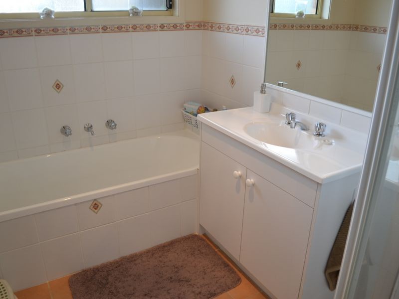 8 Mortlock Close, Lithgow NSW 2790