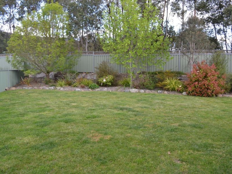 8 Mortlock Close, Lithgow NSW 2790