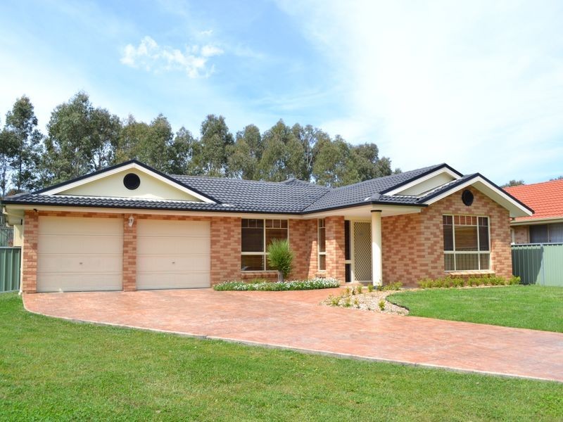 8 Mortlock Close, Lithgow NSW 2790