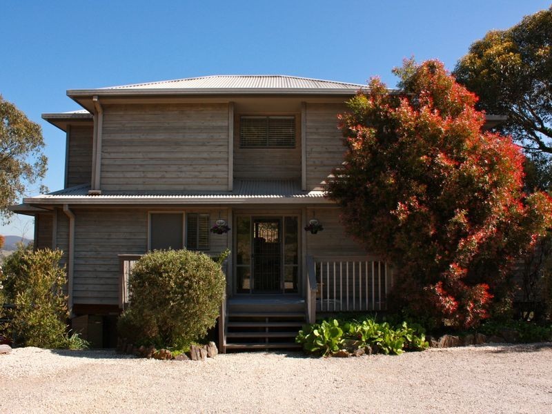 24 Hill Range Crescent, Lithgow NSW 2790