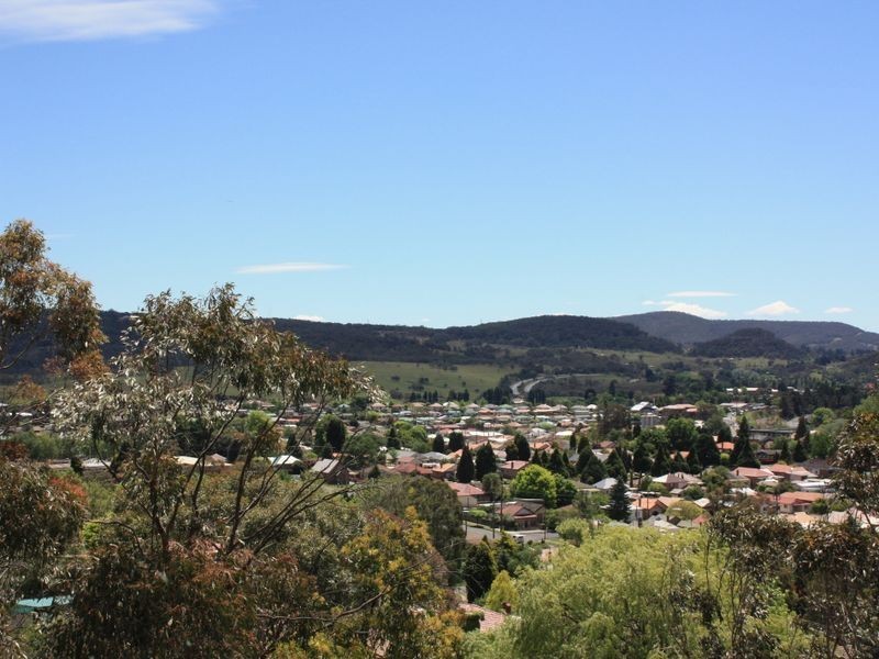 24 Hill Range Crescent, Lithgow NSW 2790