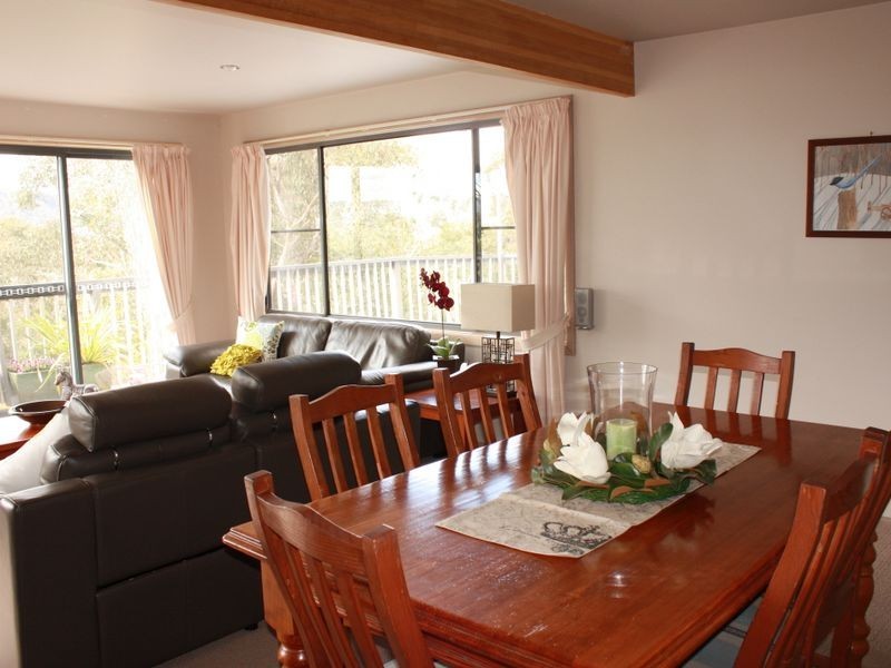 24 Hill Range Crescent, Lithgow NSW 2790