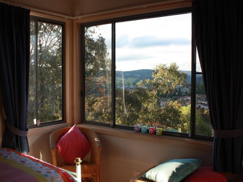 24 Hill Range Crescent, Lithgow NSW 2790