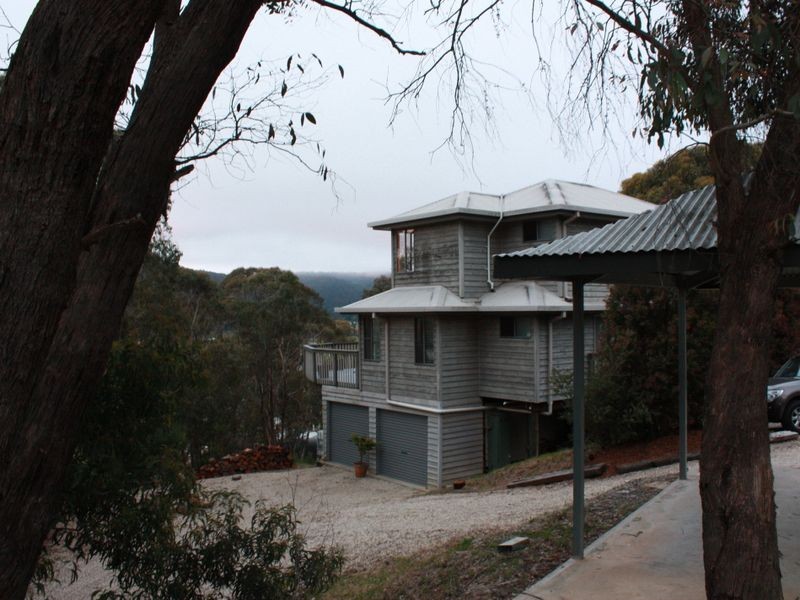 24 Hill Range Crescent, Lithgow NSW 2790