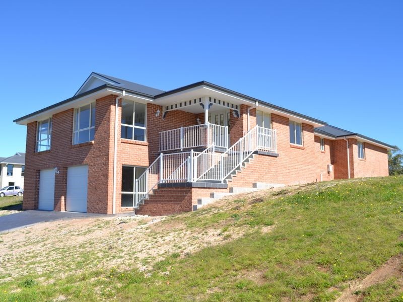 26 Hillcrest Avenue, Lithgow NSW 2790