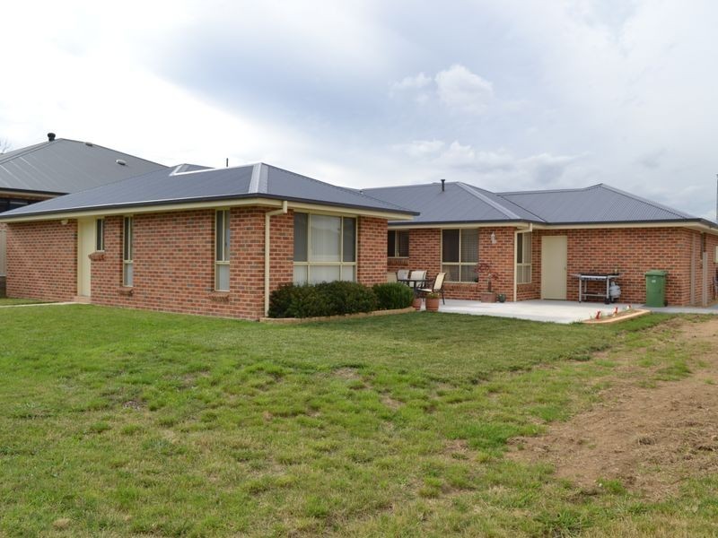 16 Stockade Close, Lithgow NSW 2790