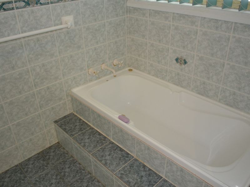 4 Robinia Drive, Lithgow NSW 2790