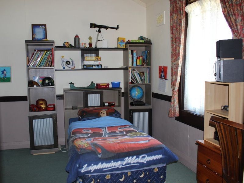 8 Lone Pine Avenue, Lithgow NSW 2790