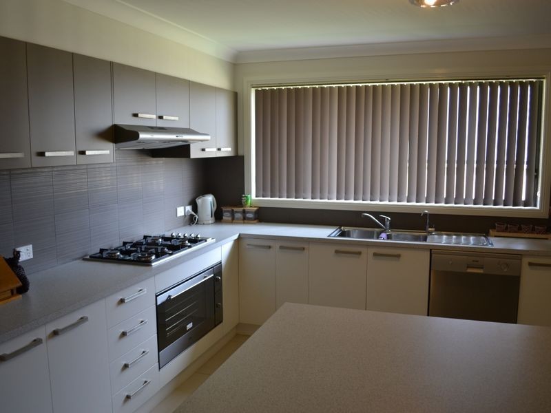 4 Surveyors Way, South Bowenfels NSW 2790