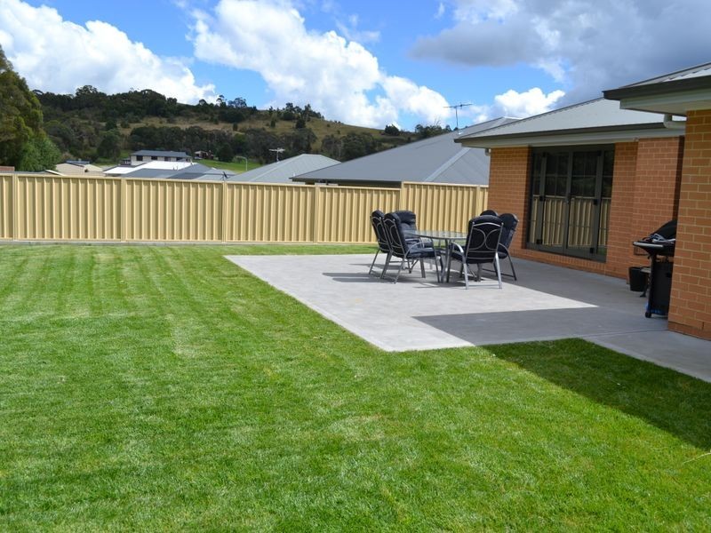 4 Surveyors Way, South Bowenfels NSW 2790
