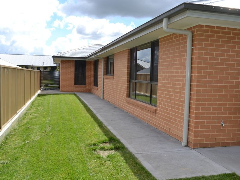 4 Surveyors Way, South Bowenfels NSW 2790