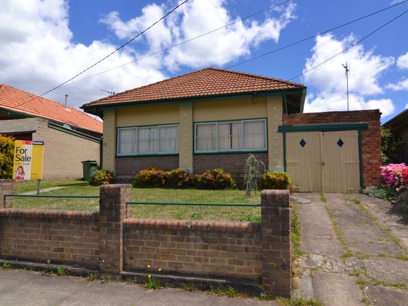 15 Martini Parade, Lithgow NSW 2790