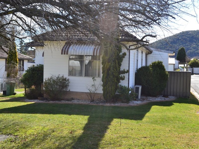 8 Caroline Avenue, Lithgow NSW 2790