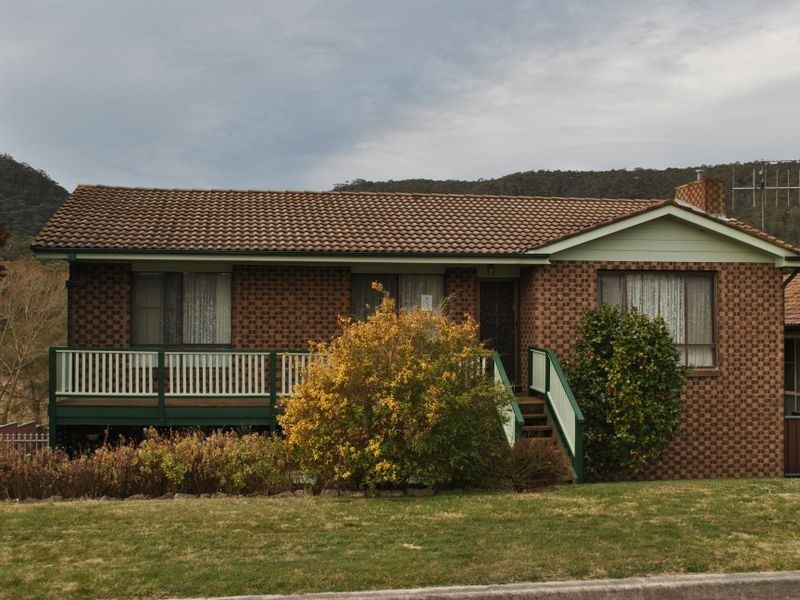 9 Chivers Close, Lithgow NSW 2790