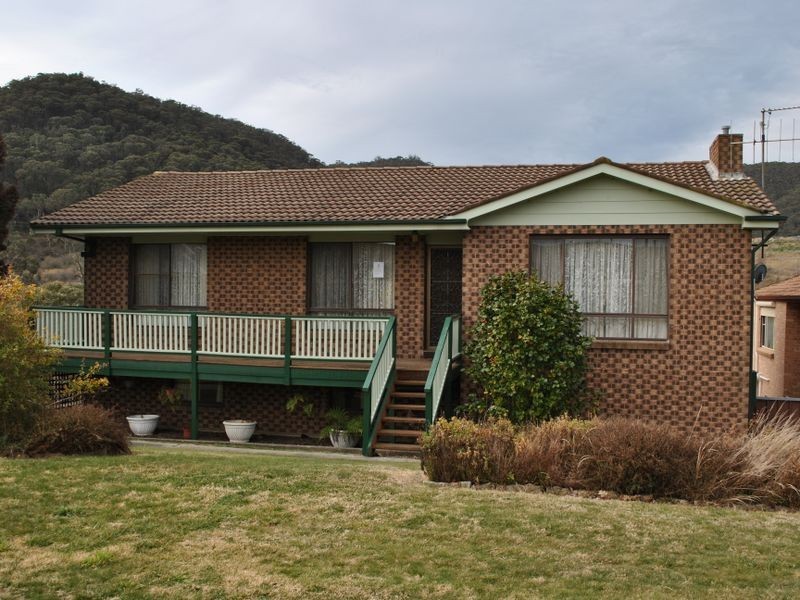 9 Chivers Close, Lithgow NSW 2790