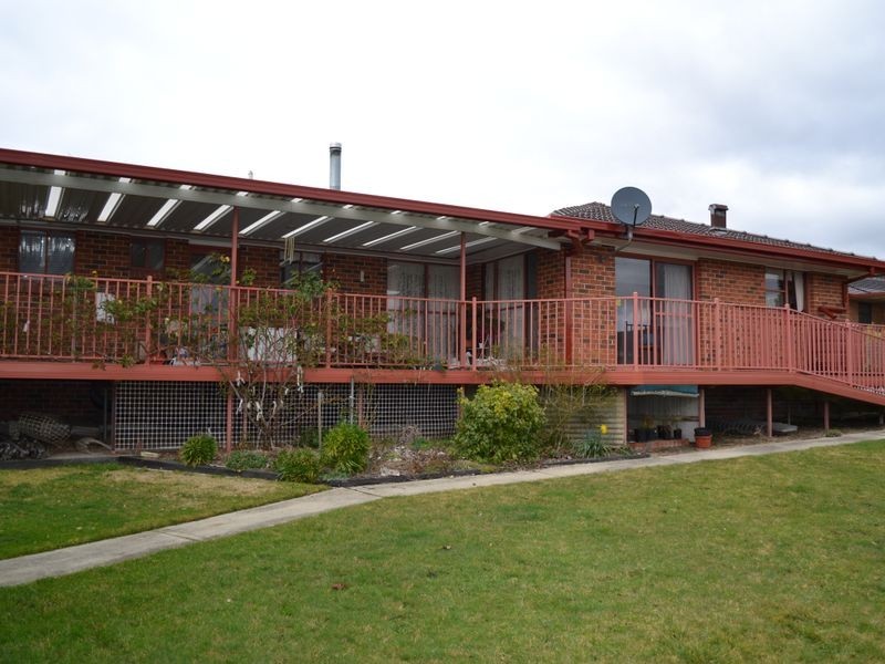 1 Girraween Drive, Marrangaroo NSW 2790