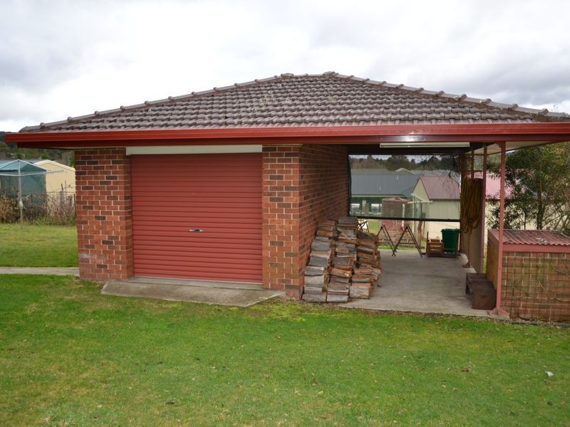 1 Girraween Drive, Marrangaroo NSW 2790