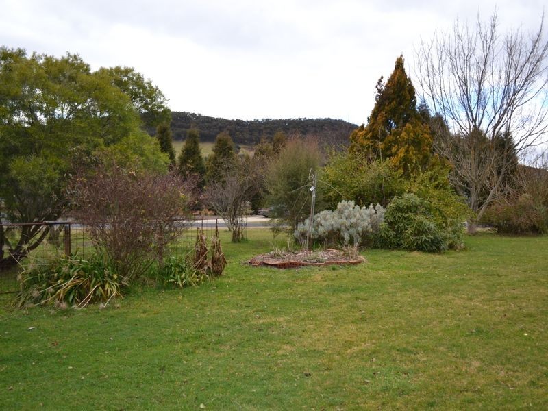 1 Girraween Drive, Marrangaroo NSW 2790
