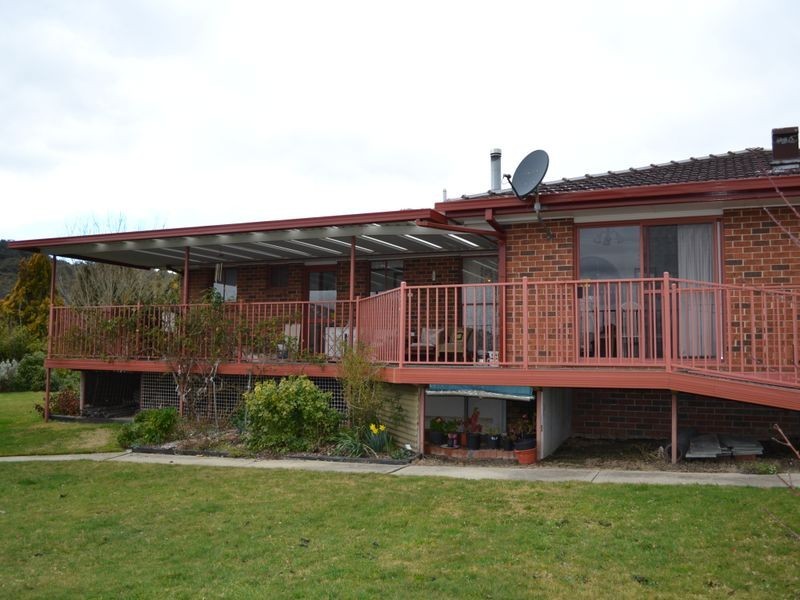 1 Girraween Drive, Marrangaroo NSW 2790