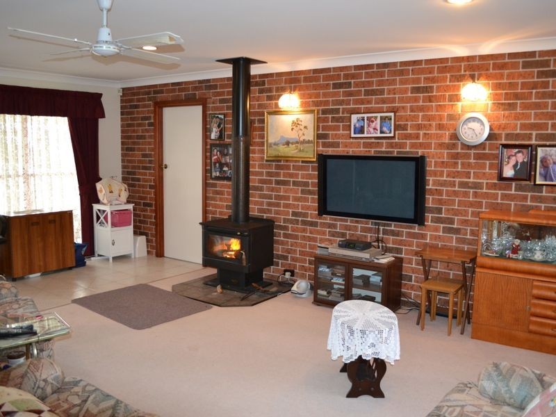 1 Girraween Drive, Marrangaroo NSW 2790