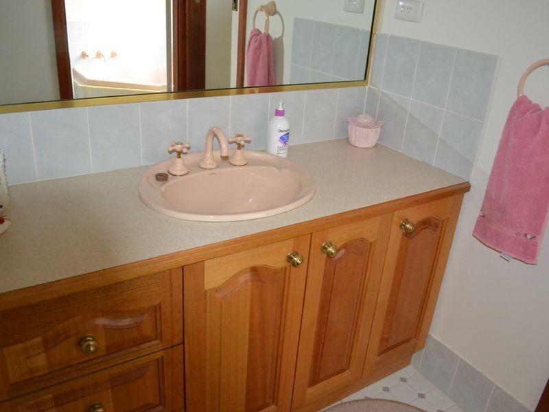 1 Girraween Drive, Marrangaroo NSW 2790