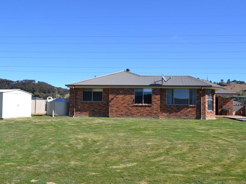 24 Kirkley Street, Lithgow NSW 2790