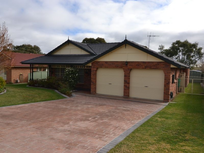 24 Robinia Drive, Lithgow NSW 2790