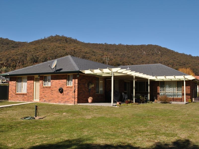 24 Robinia Drive, Lithgow NSW 2790