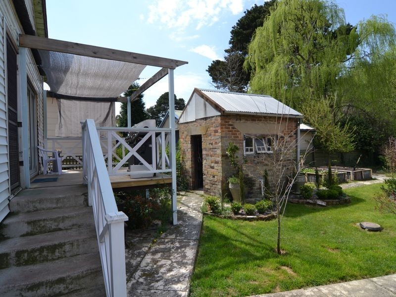 33 Macauley Street, Lithgow NSW 2790