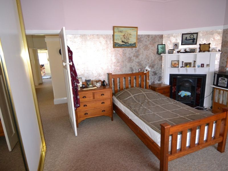 25 Sandford Avenue, Lithgow NSW 2790