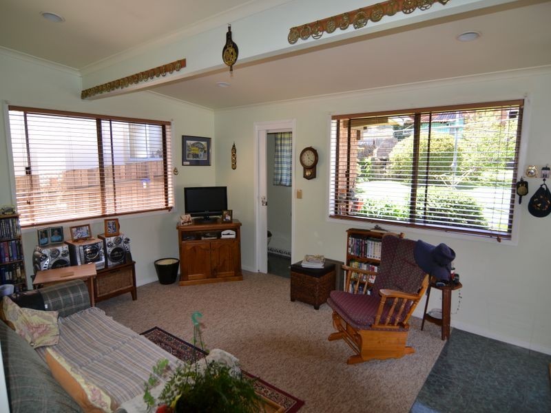 25 Sandford Avenue, Lithgow NSW 2790