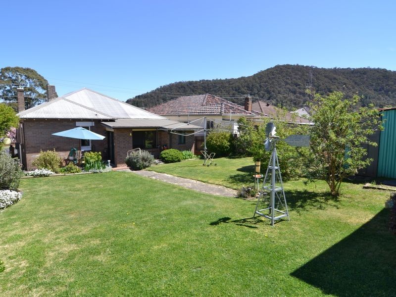 25 Sandford Avenue, Lithgow NSW 2790