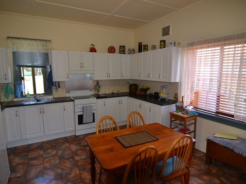 25 Sandford Avenue, Lithgow NSW 2790