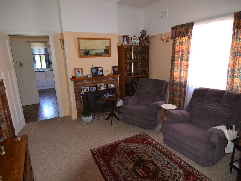 25 Sandford Avenue, Lithgow NSW 2790