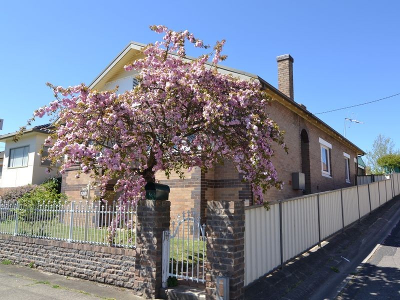 25 Sandford Avenue, Lithgow NSW 2790