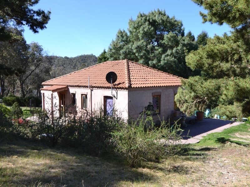1 Hughes Lane, Marrangaroo NSW 2790