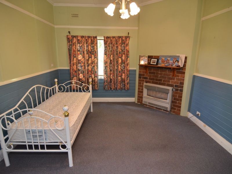 8 Read Avenue, Lithgow NSW 2790