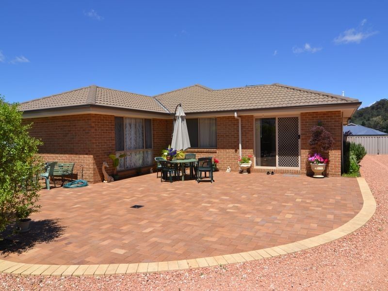 20 Henderson Place, Lithgow NSW 2790
