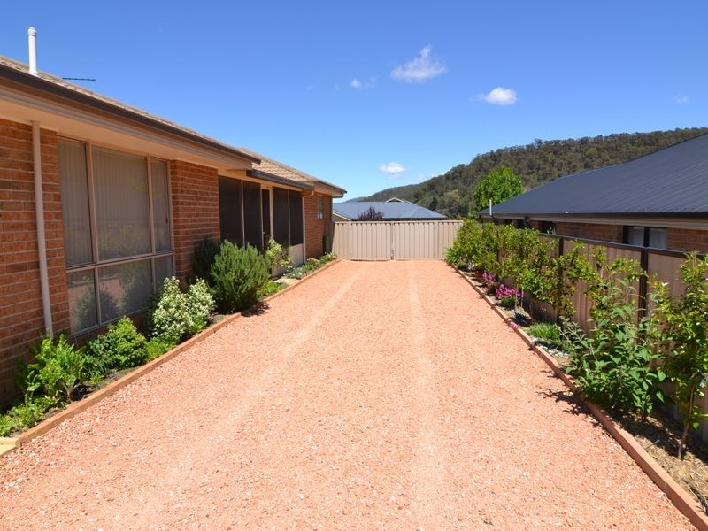 20 Henderson Place, Lithgow NSW 2790