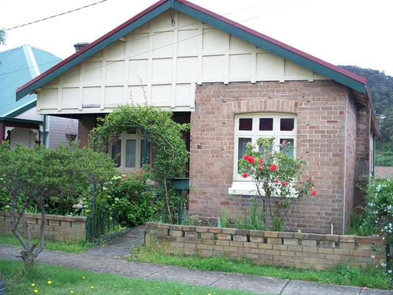 16 Read Avenue, Lithgow NSW 2790