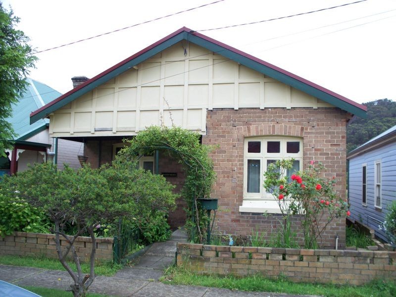 16 Read Avenue, Lithgow NSW 2790