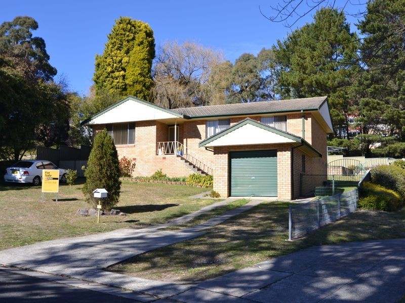 34 Maple Crescent, Lithgow NSW 2790