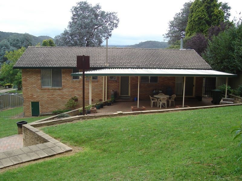 34 Maple Crescent, Lithgow NSW 2790