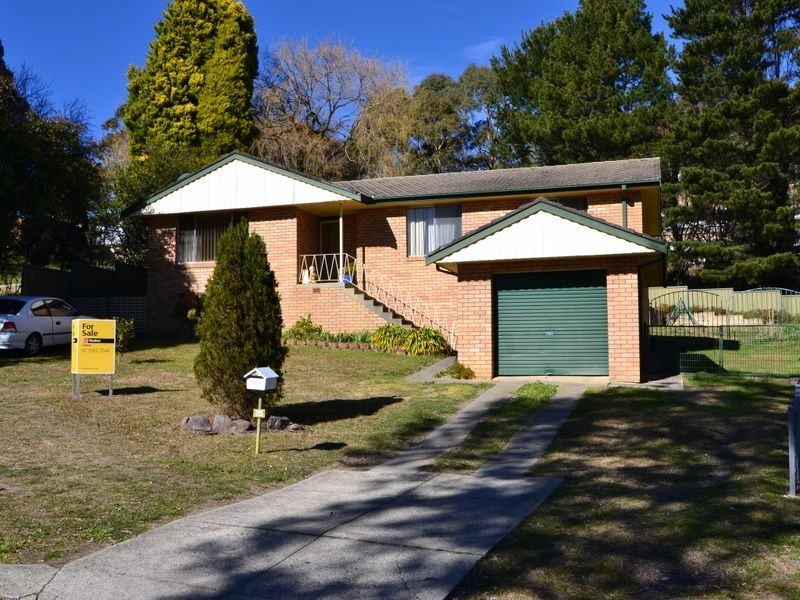 34 Maple Crescent, Lithgow NSW 2790