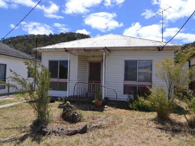 216 Inch Street, Lithgow NSW 2790